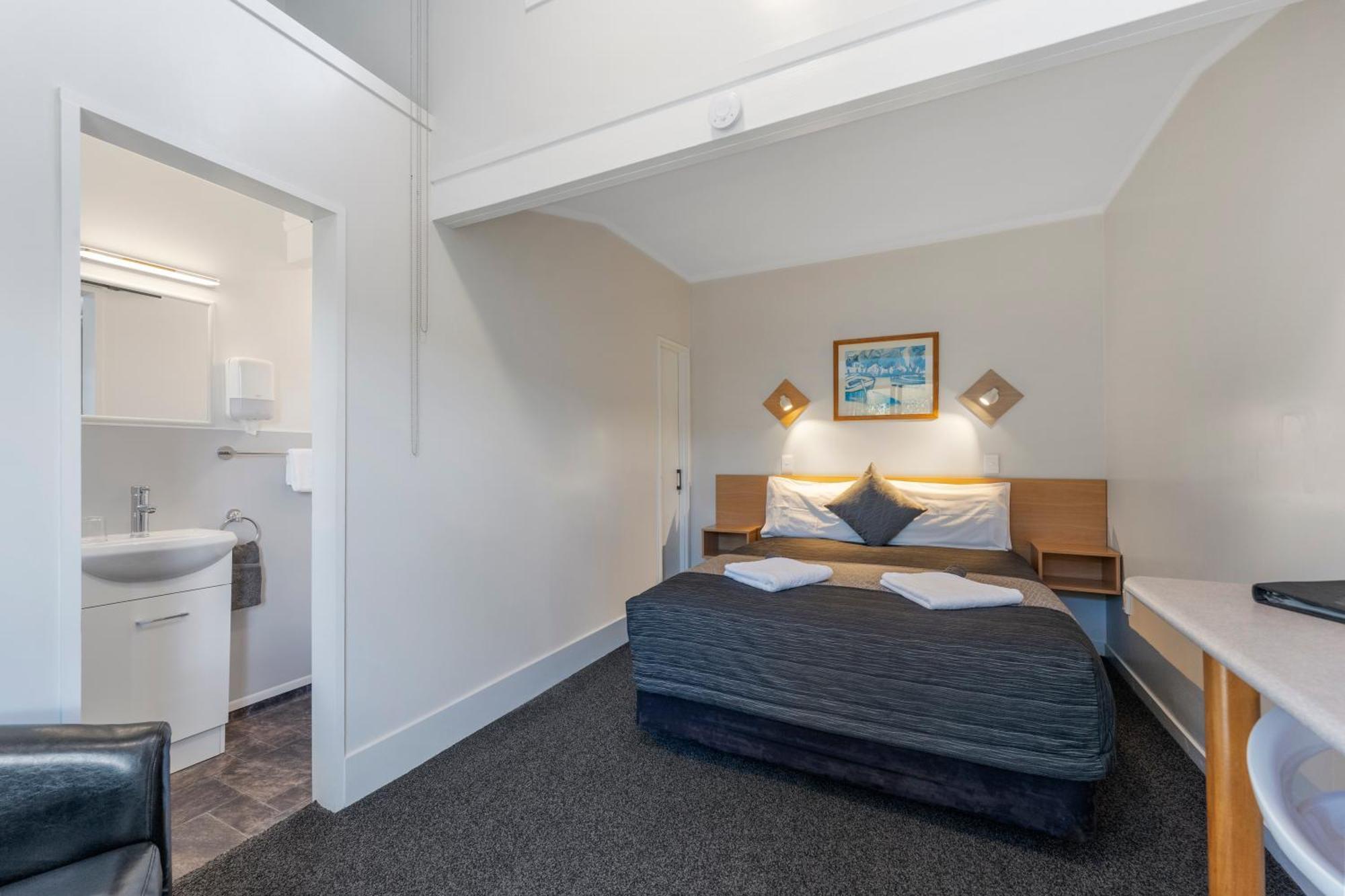 Central Inn Taupo Exterior photo